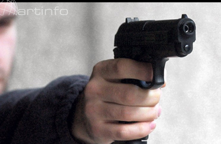 pistolj u ruci