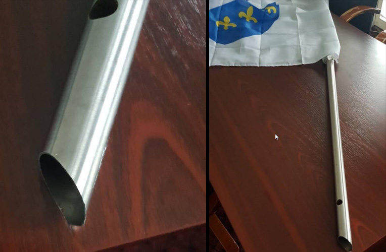 metalni nosac zastave