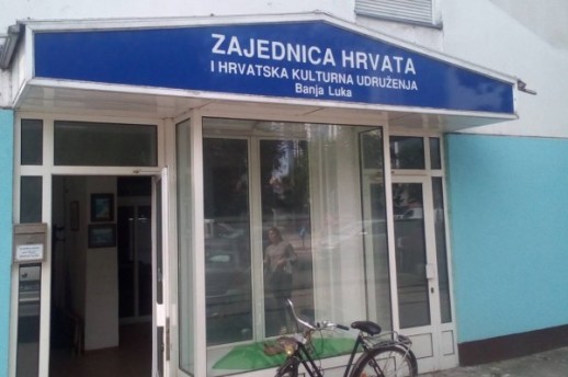 Posljednje-hrvatske-udruge-u-Banja-Luci-pred-gasenjem.-Dali-su-im-rok-od-24-sata-da-isele_ca_large.jpg
