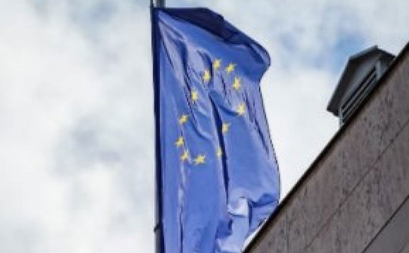 eu zastava spust