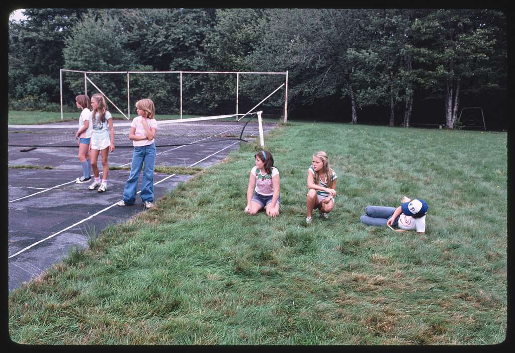 kids-playing-bonnet-shores-recreation-center-bonnet-shores-rhode-island-09bbcd-1024.jpg