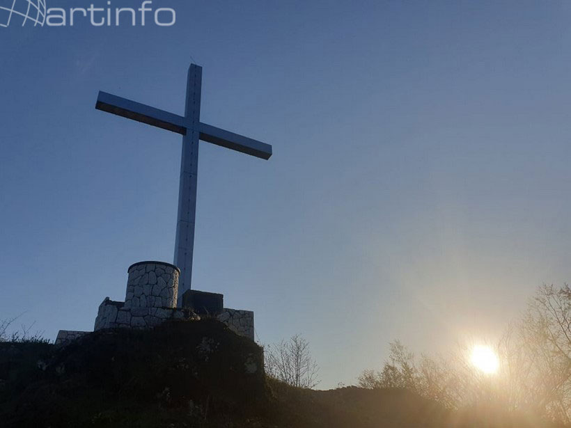 kriz podastinje sumrak