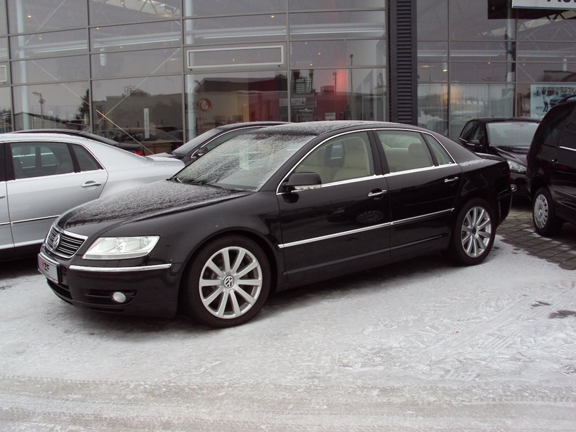 7_Volkswagen_Phaeton.jpg