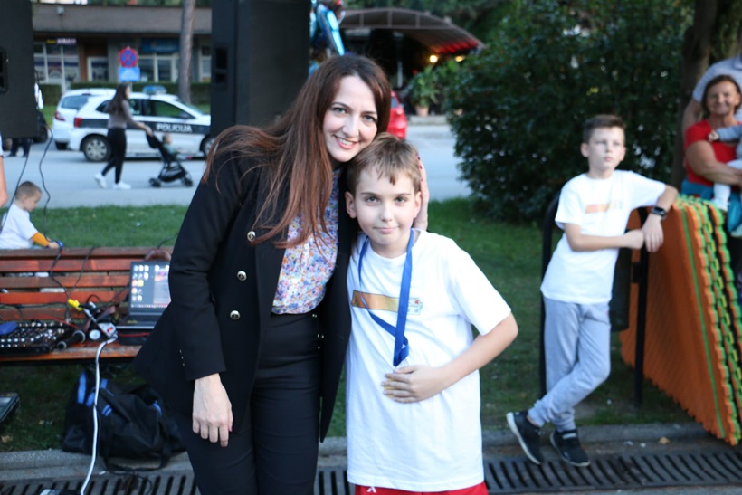 b0ce9173-2937-4933-b0c2-bc6123efd406.jpg