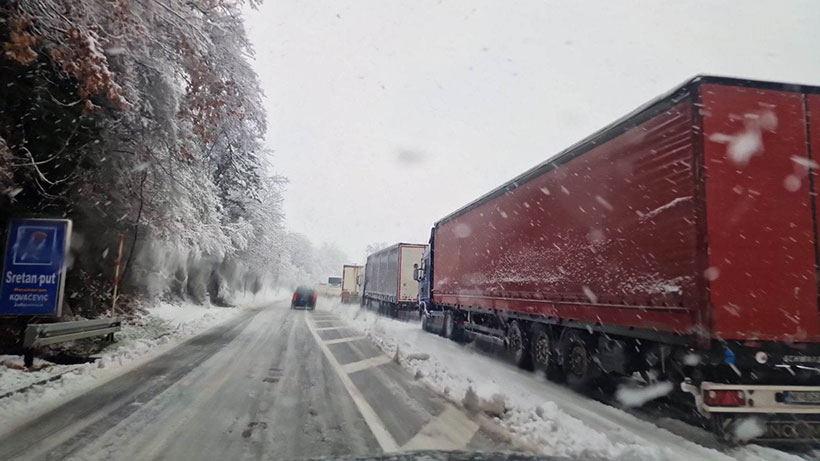 jablanica zastoj snijeg kamioni