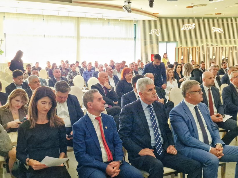konf prsten stanic