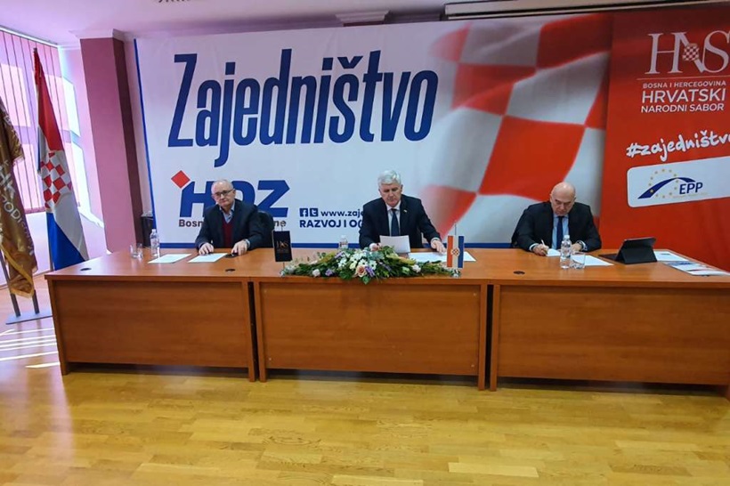 l_03e72ad33d2e4e398cd91474c71eadca.jpg