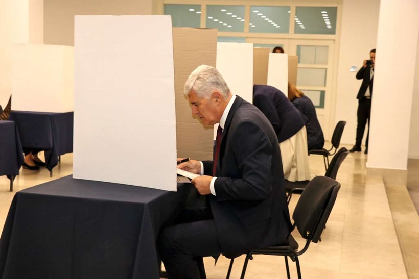 l_36322156d351e1781cf7b82146729646.jpg
