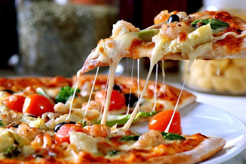 pizza-gec7a7be16_1280.jpg