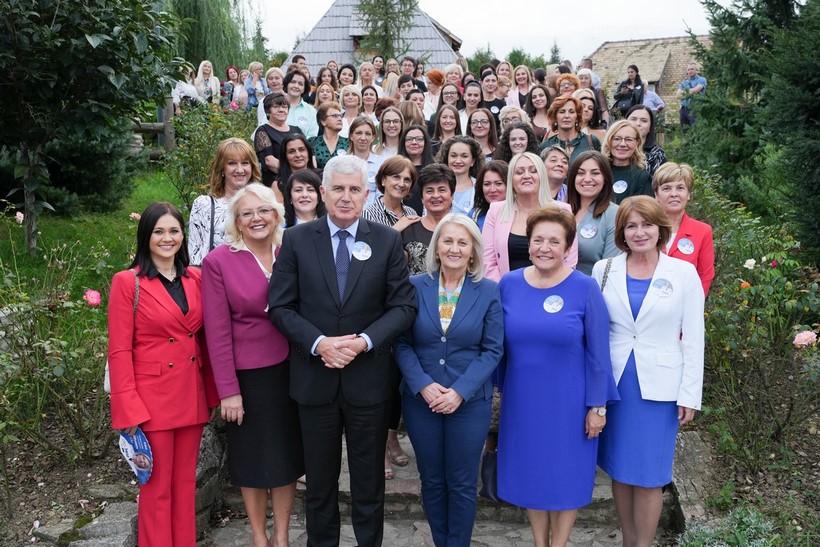 vitez zene hdz covic 22