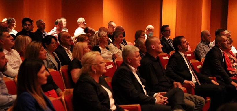 IMG_5792_Copy.jpg