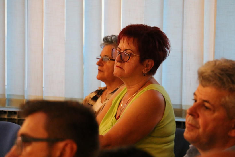 5db0166f-d449-4eb4-bd34-67205b48ec32.jpg