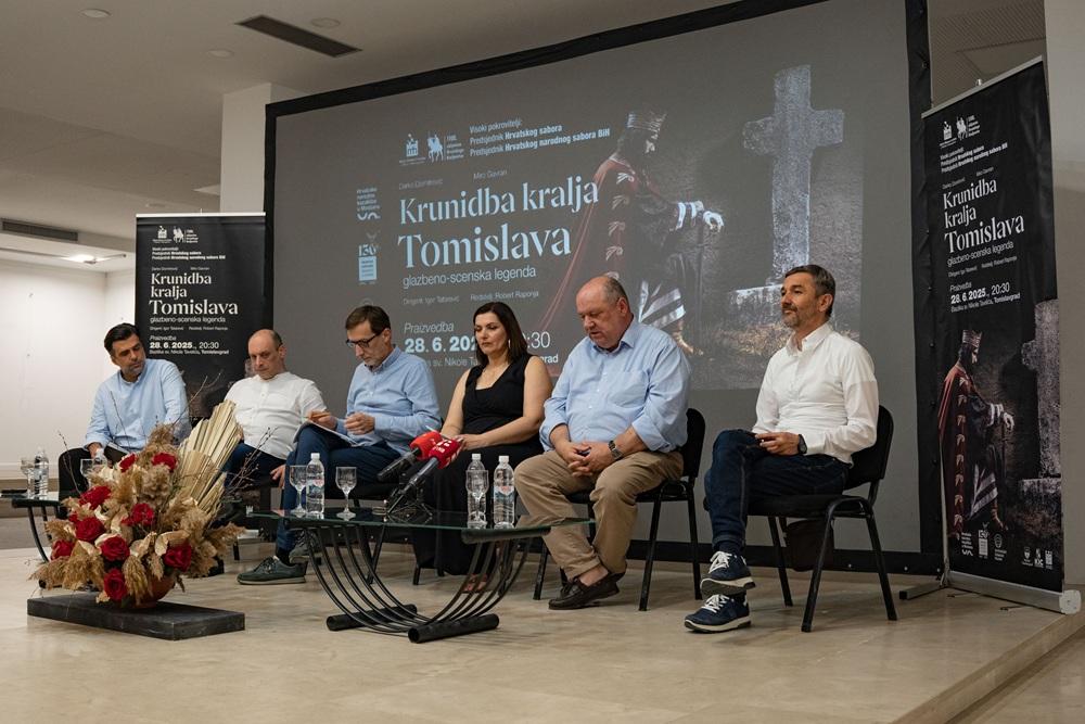 Konferencija_za_novinare.JPG.jpeg
