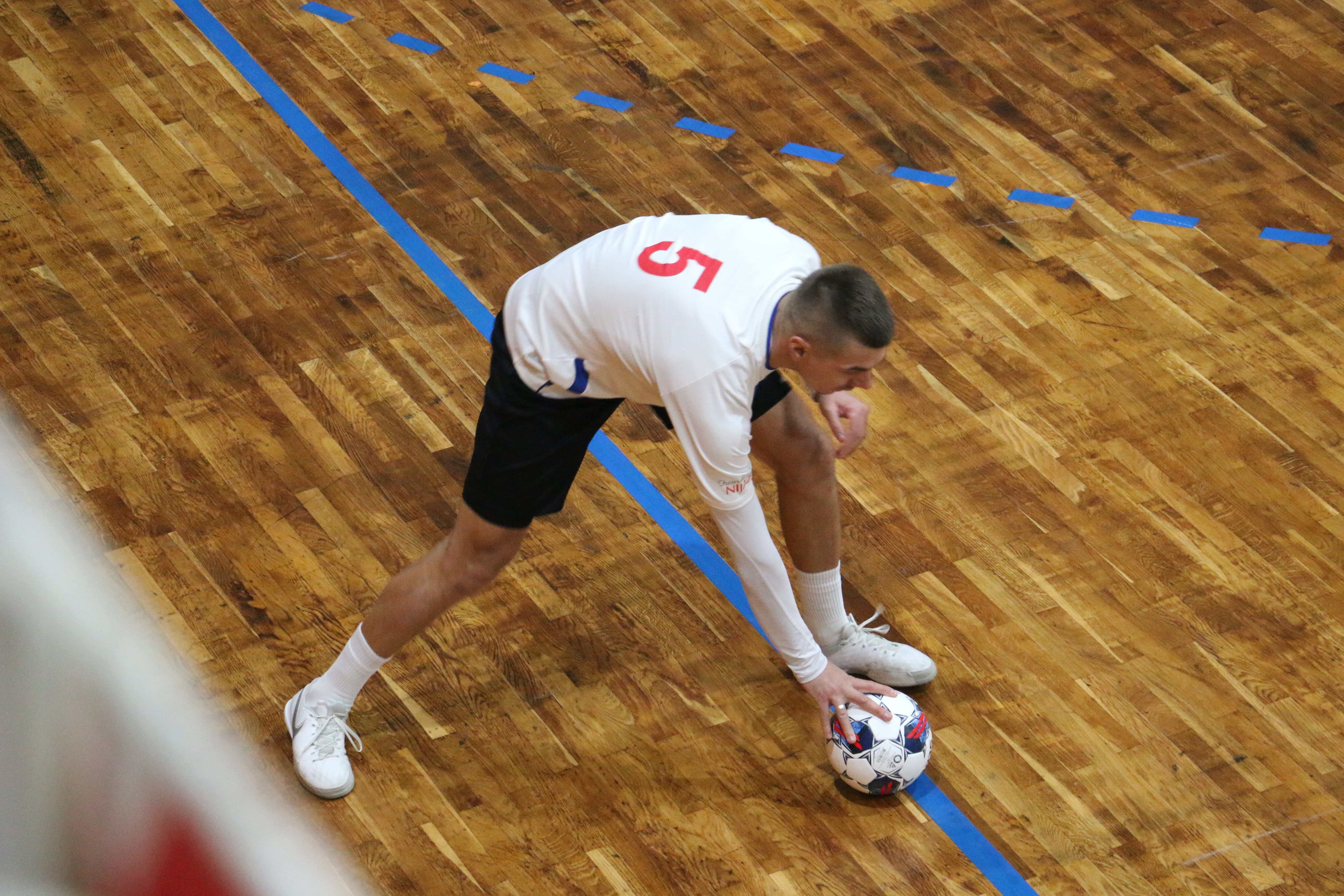 a1c0aaf8-61f6-46bd-8738-ef60ba4a53a7.jpg