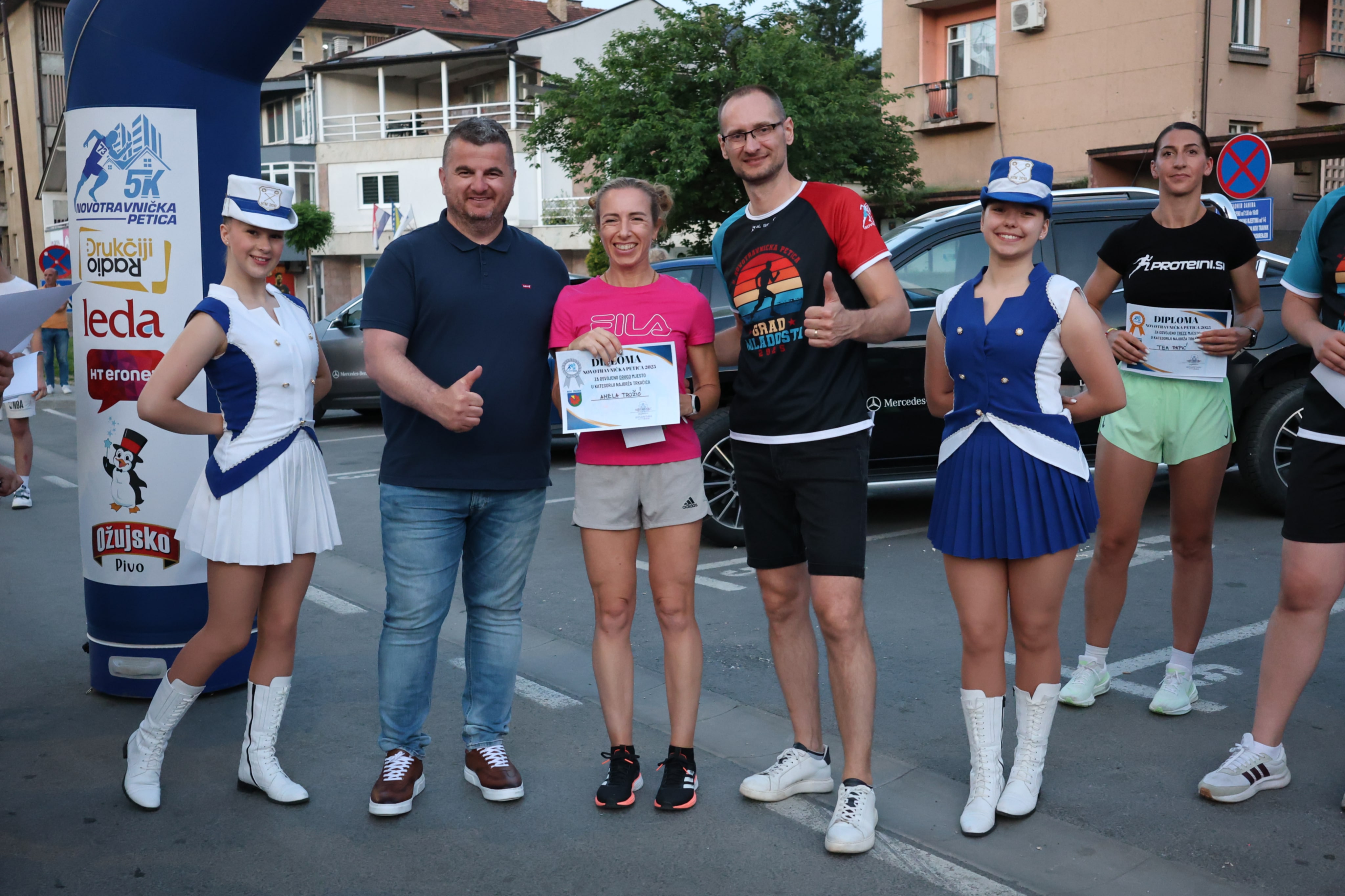 d10bf5af-9de6-4bd9-a491-0a5847b054f0.jpg