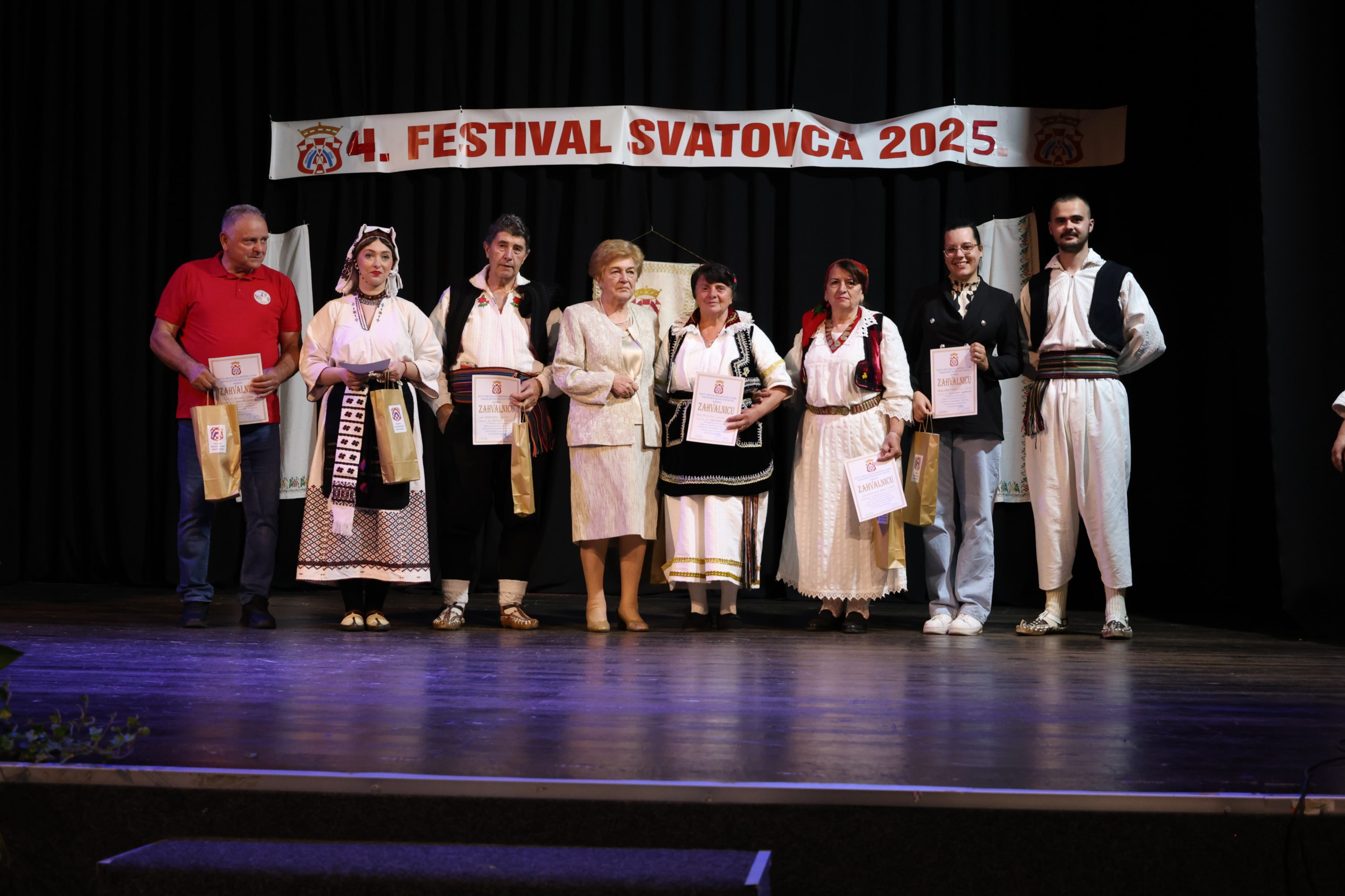 dca8d837-9236-463d-aeda-8204eaba2f42.jpg