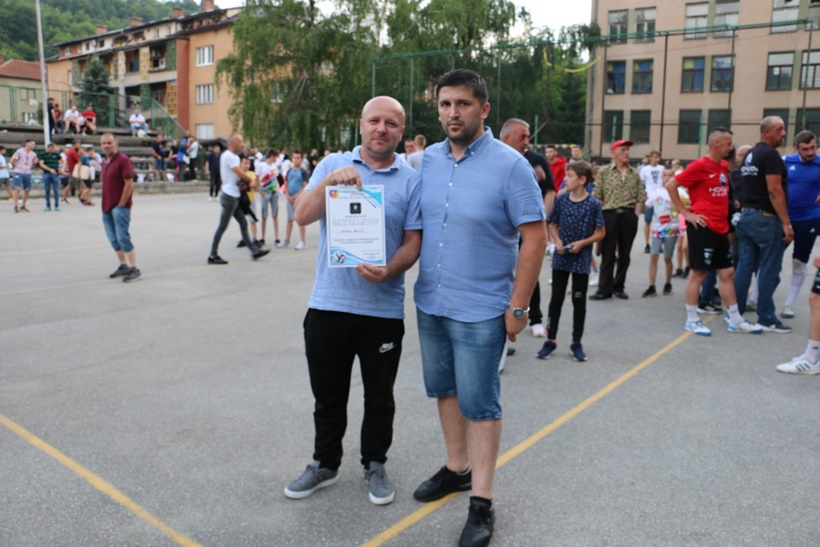 fce31cef-ce16-4e10-a947-70f4553a6911.jpg
