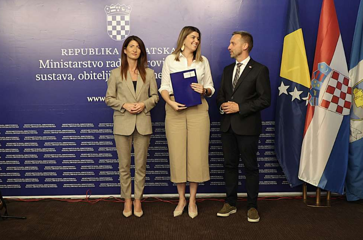 hrvati35milijunaaa.png