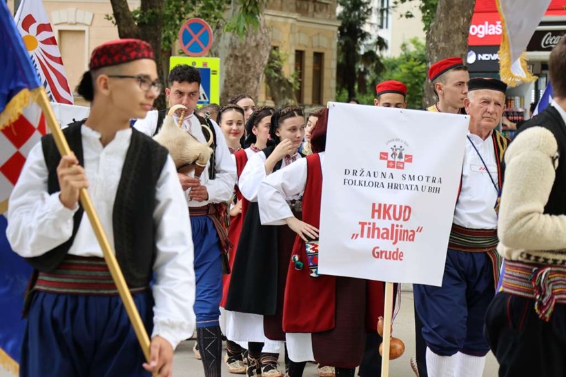 l_f8091cf3596ac05a66841fde432d58c8.jpg