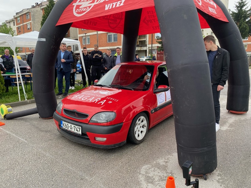 rallynovitr8.jpg