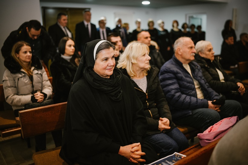 thumbnail_Bozicni_koncert_-_Sretan_ti_Bozic_narode_moj_-_Busovaca-6.jpg