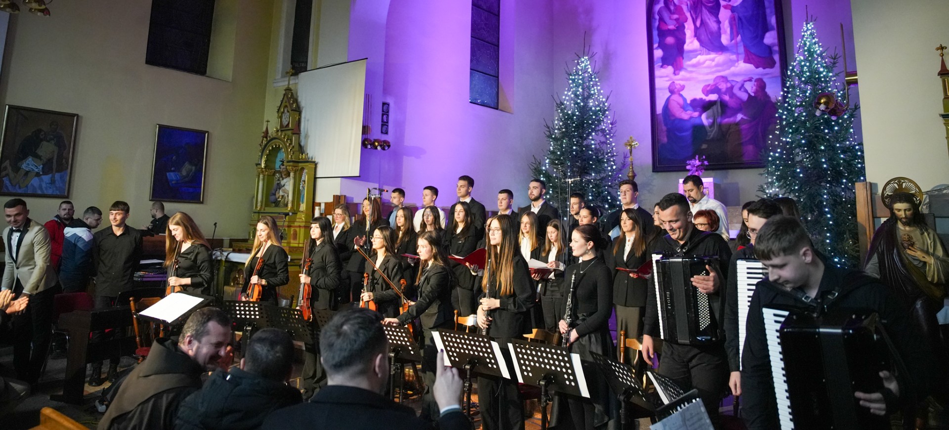 thumbnail_Bozicni_koncert_Raduj_se_cijeli_svijete_-_Busovaca_-_udruga_UZOR_-_udruga_CESI5.jpg